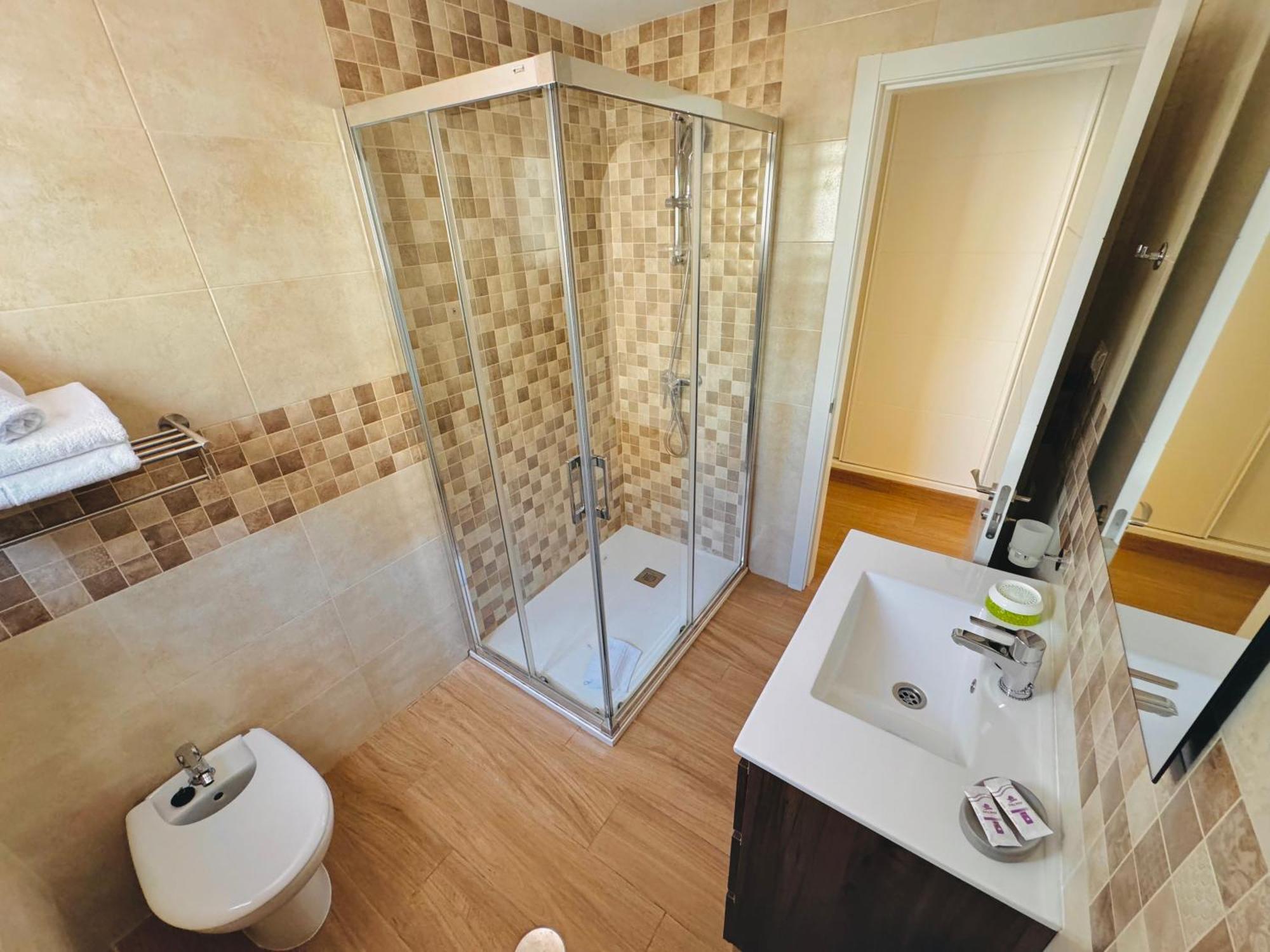 Pueblo Evita Premium Suites Benalmádena Eksteriør bilde