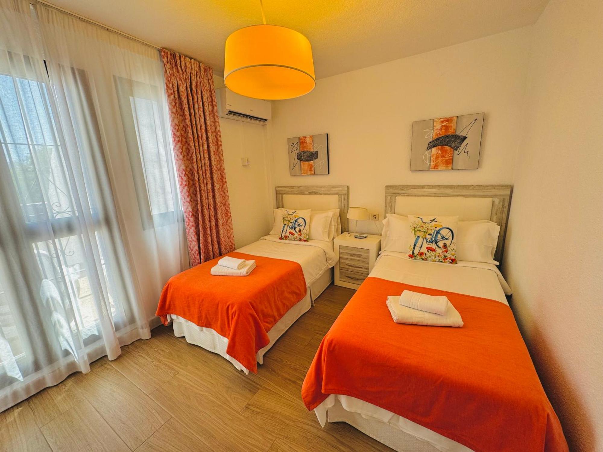 Pueblo Evita Premium Suites Benalmádena Eksteriør bilde