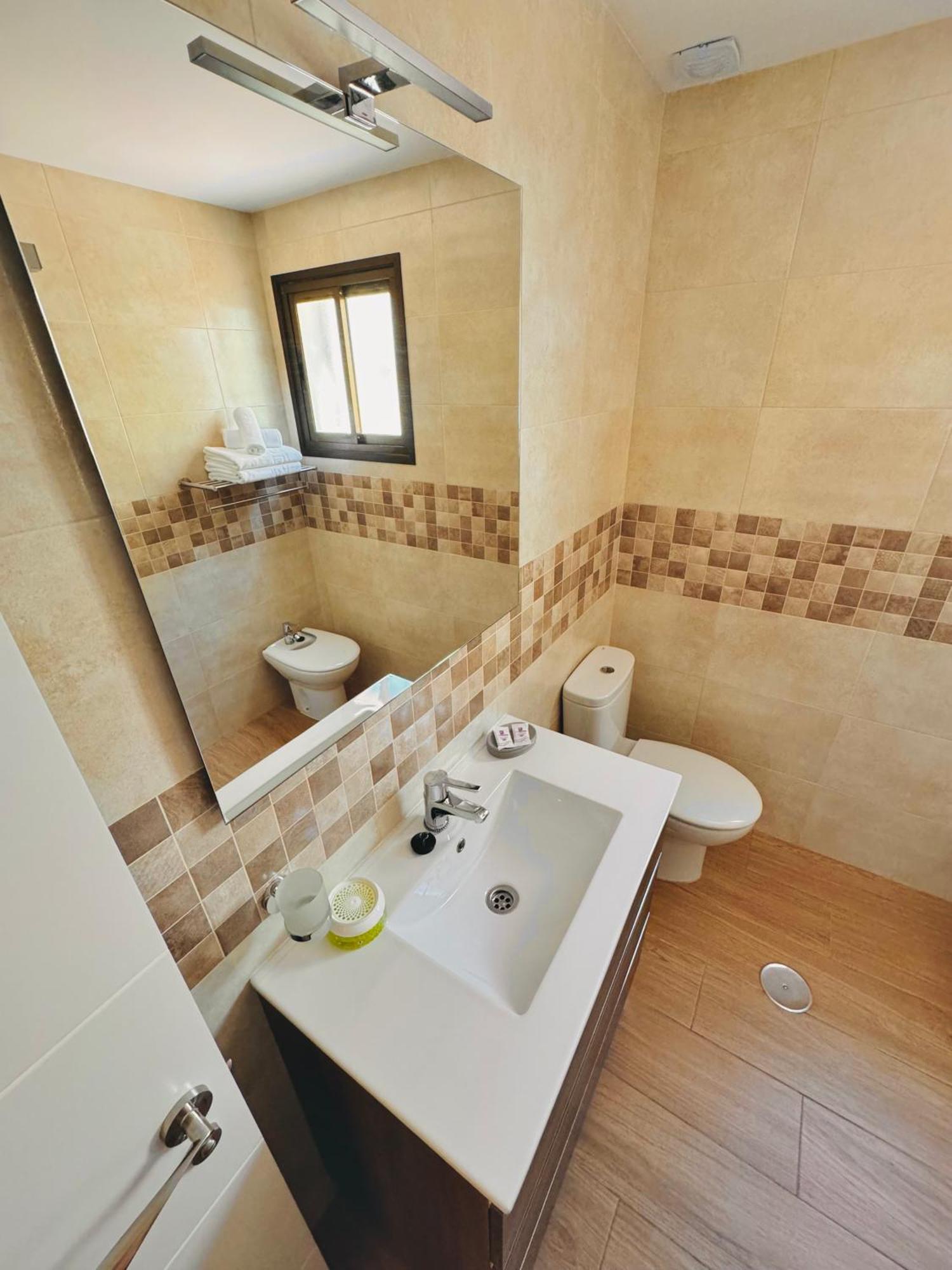 Pueblo Evita Premium Suites Benalmádena Eksteriør bilde