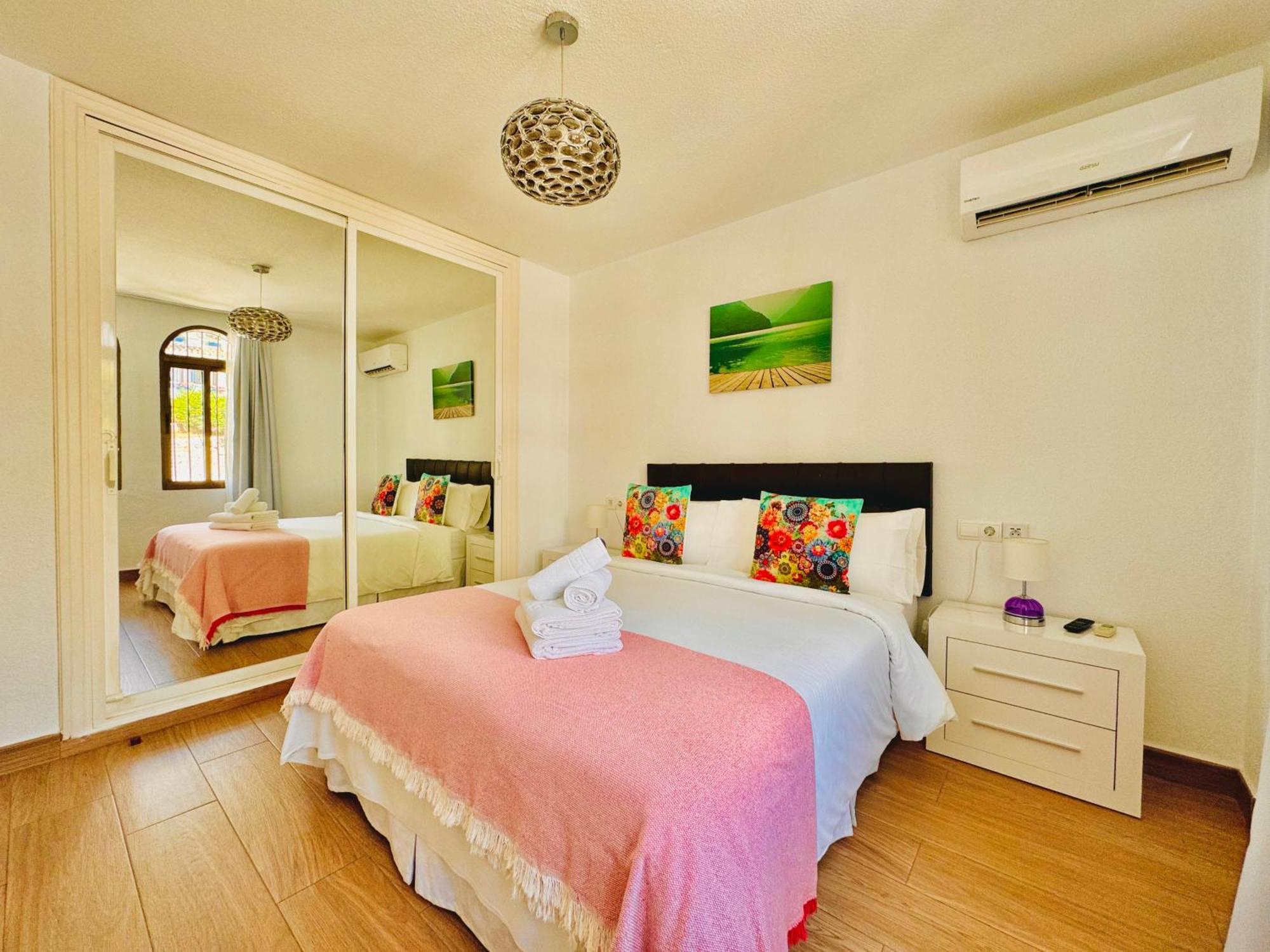 Pueblo Evita Premium Suites Benalmádena Eksteriør bilde