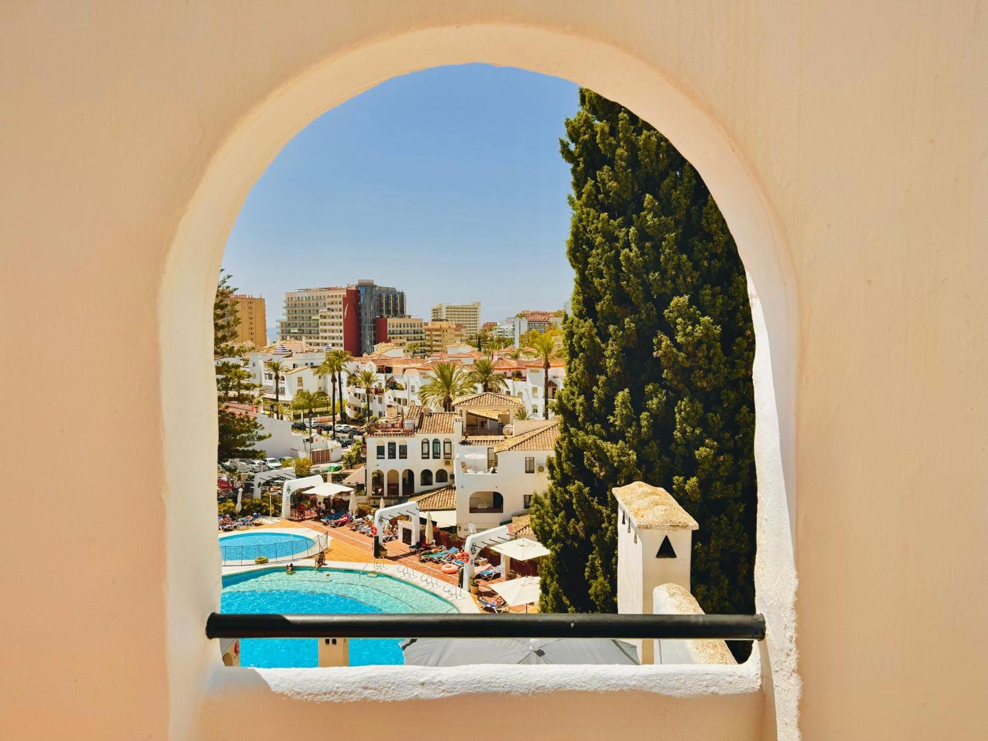 Pueblo Evita Premium Suites Benalmádena Eksteriør bilde