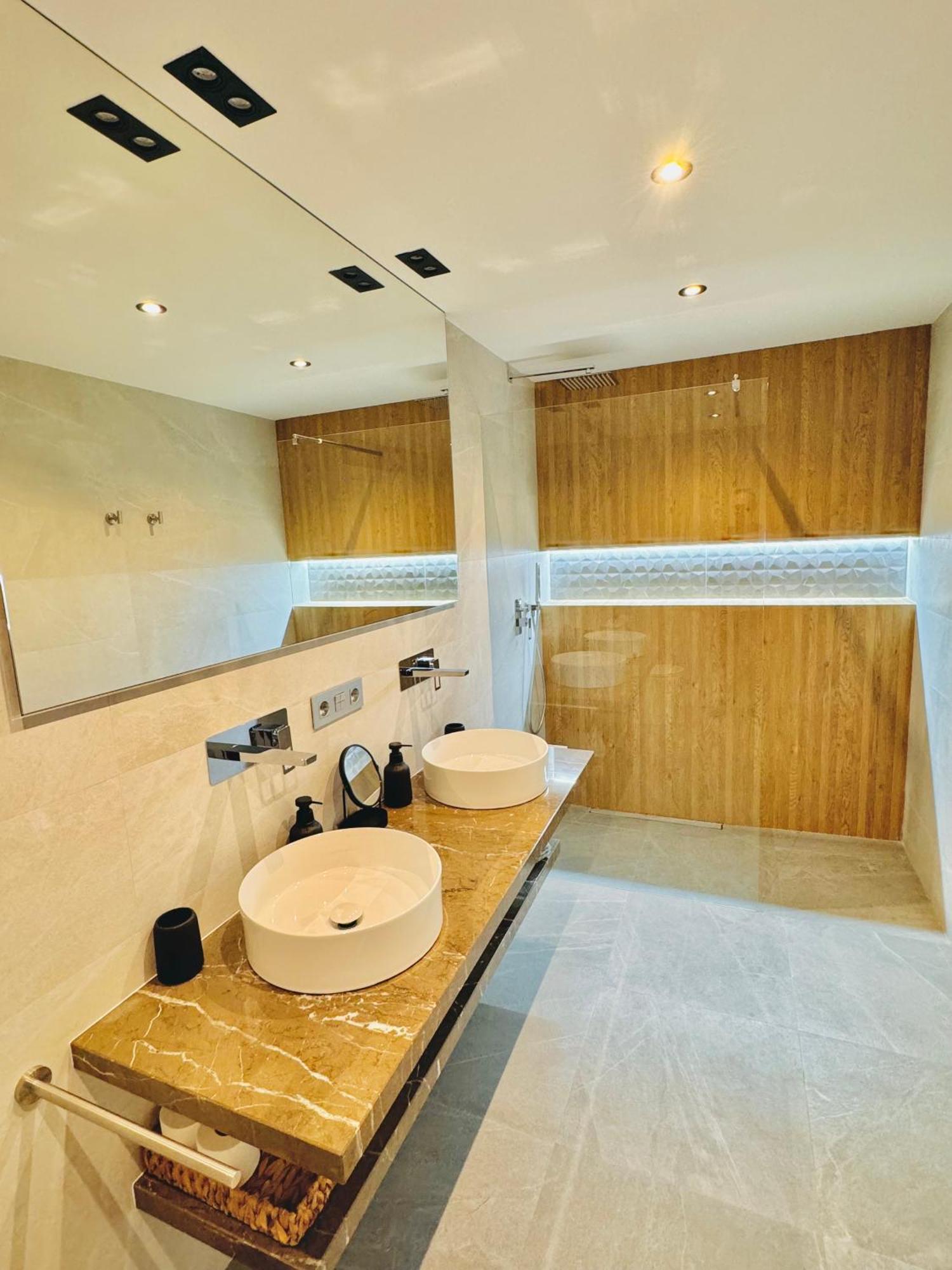 Pueblo Evita Premium Suites Benalmádena Eksteriør bilde