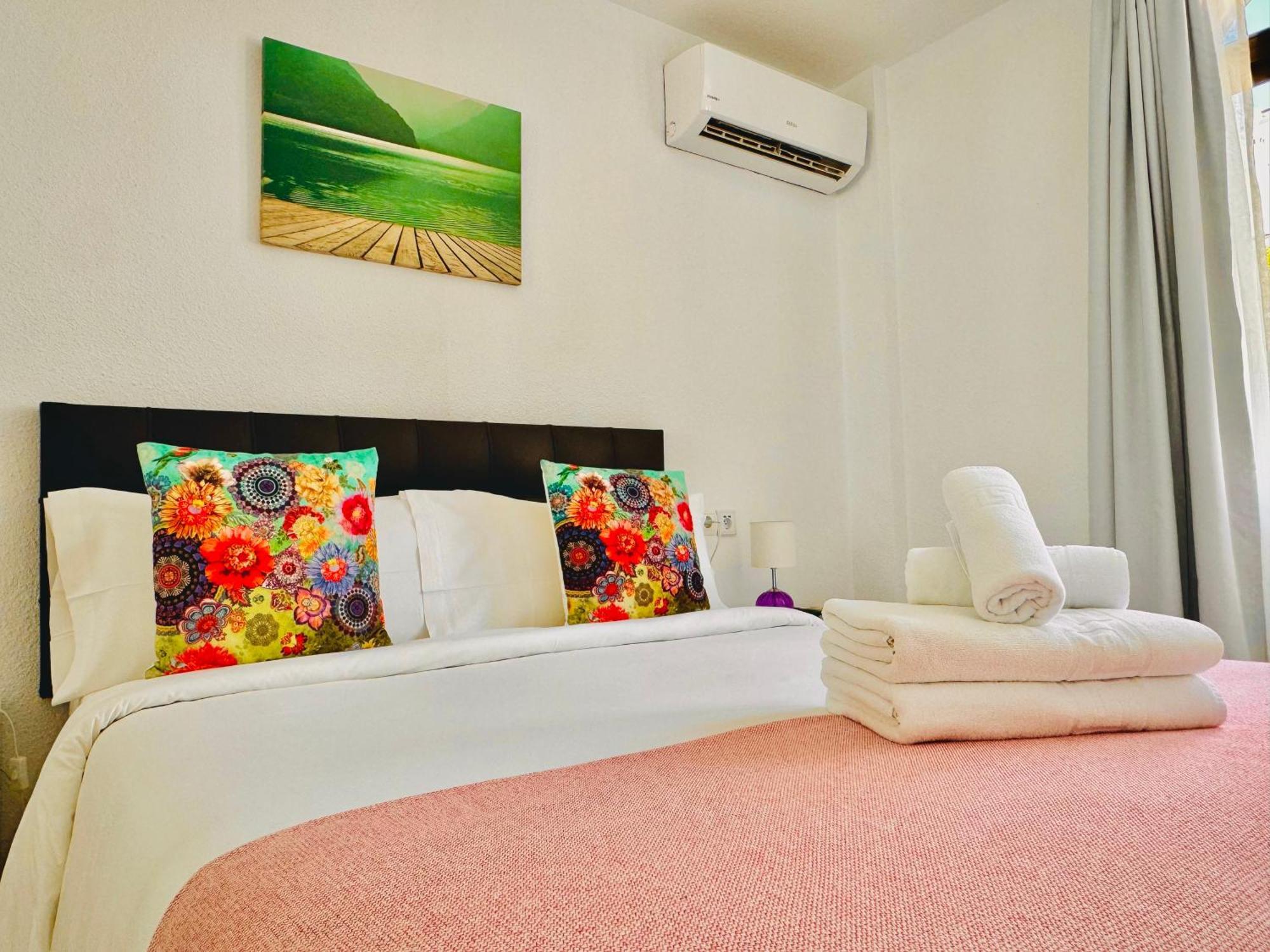 Pueblo Evita Premium Suites Benalmádena Eksteriør bilde