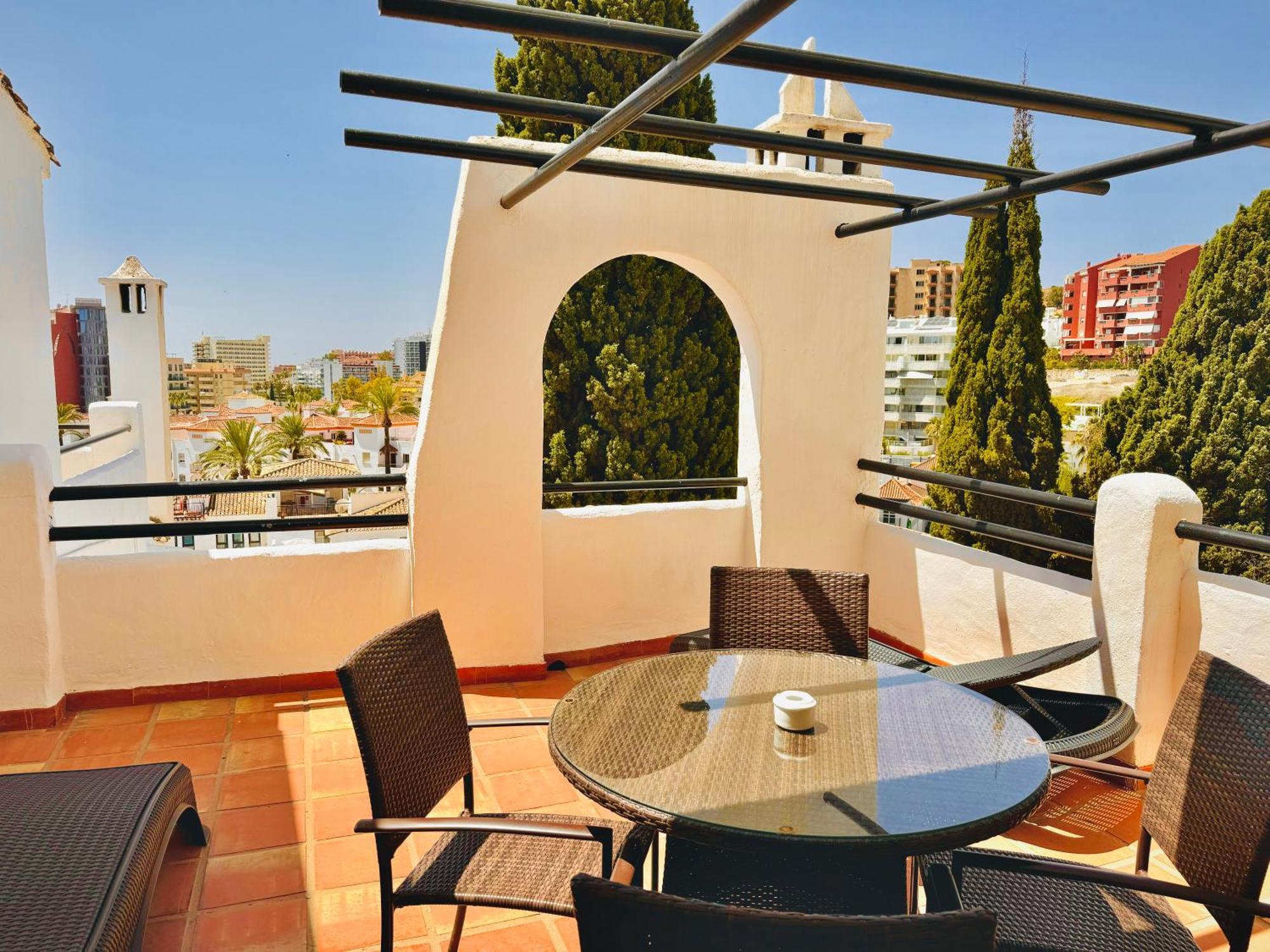 Pueblo Evita Premium Suites Benalmádena Eksteriør bilde